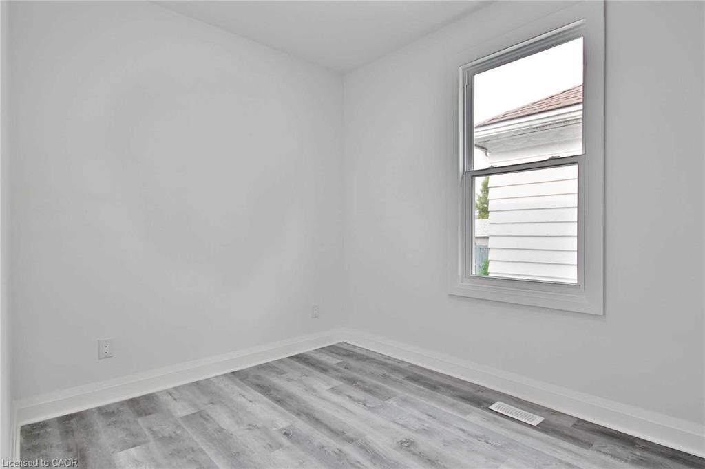 549 Waterloo Street Property Photo 3
