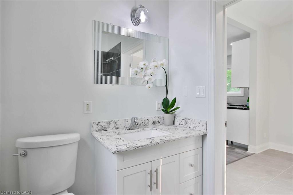 549 Waterloo Street Property Photo 6