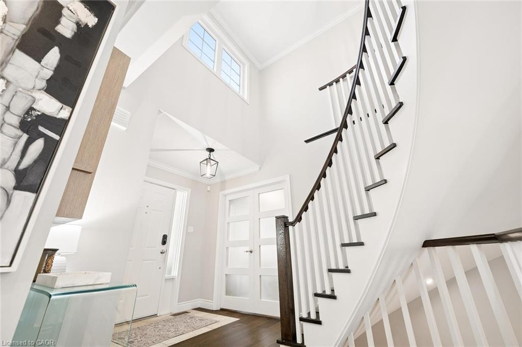 315 Crimson Crescent Property Photo 4