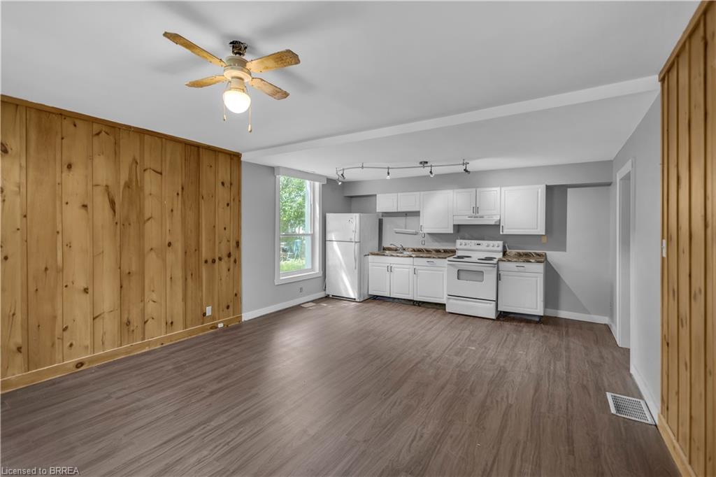 8 Victoria Street Property Photo 9