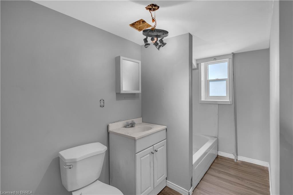 8 Victoria Street Property Photo 12