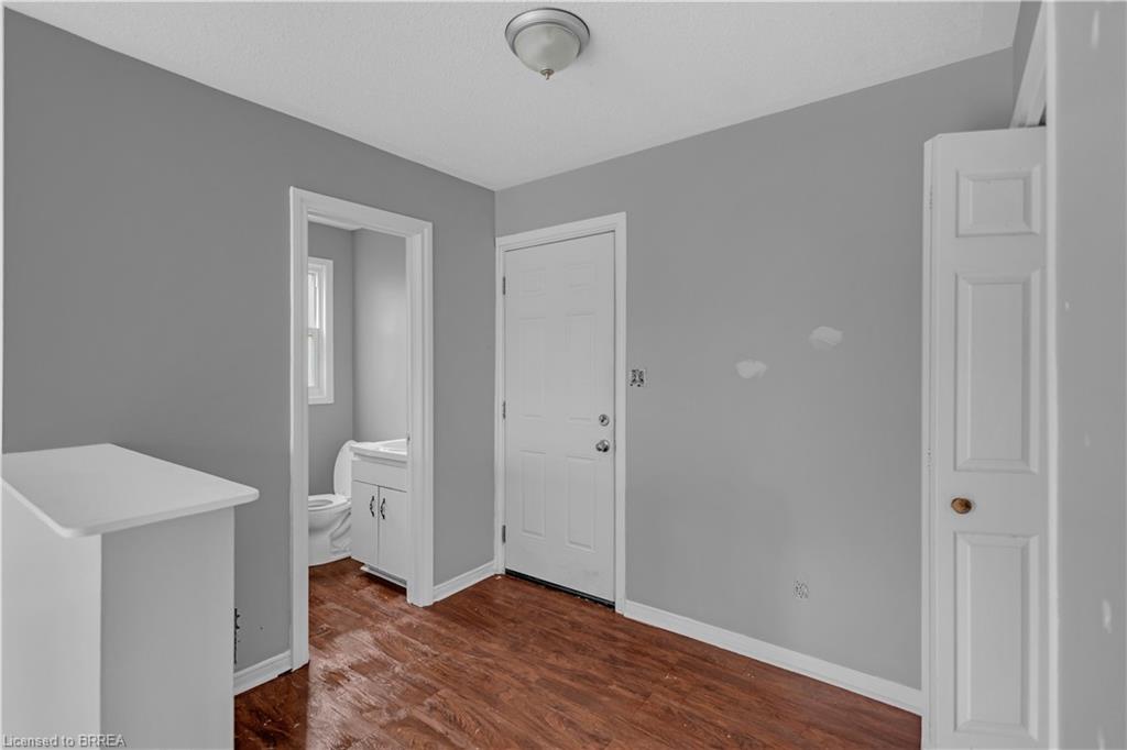 8 Victoria Street Property Photo 15