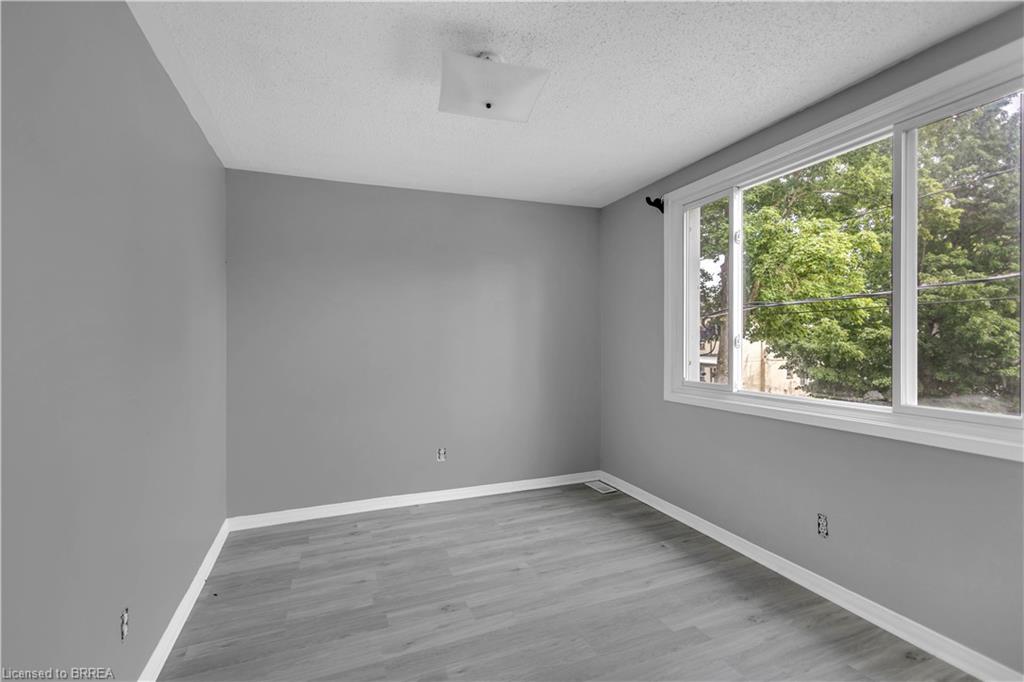 8 Victoria Street Property Photo 20