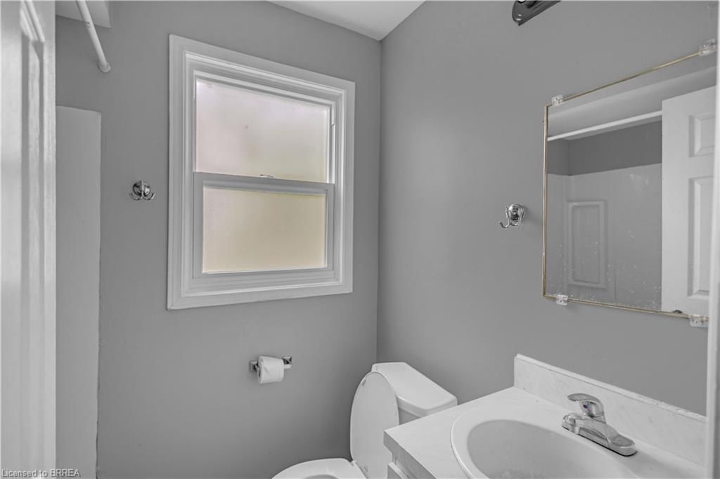 8 Victoria Street Property Photo 22