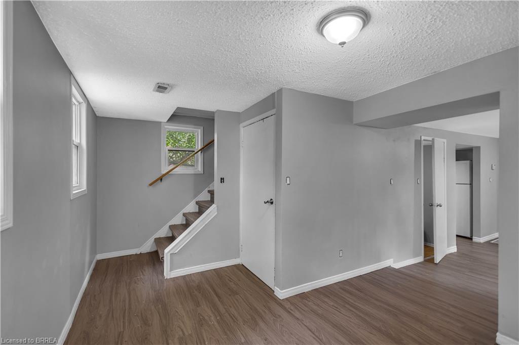 8 Victoria Street Property Photo 24