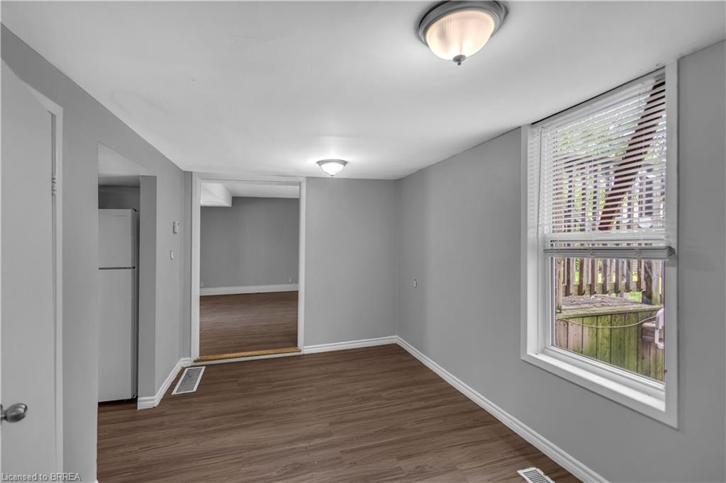8 Victoria Street Property Photo 26
