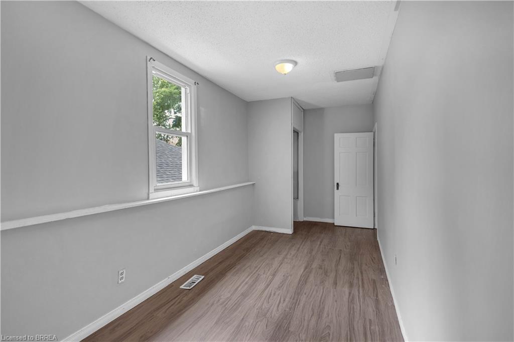 8 Victoria Street Property Photo 30