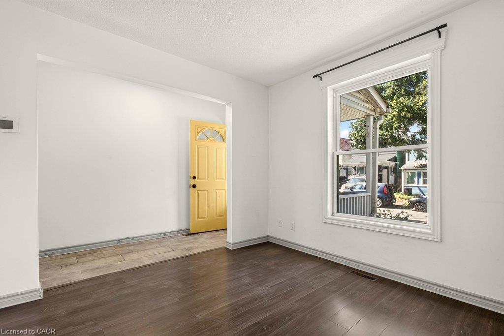 146 Barnesdale Avenue N Property Photo 6