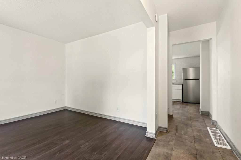 146 Barnesdale Avenue N Property Photo 9