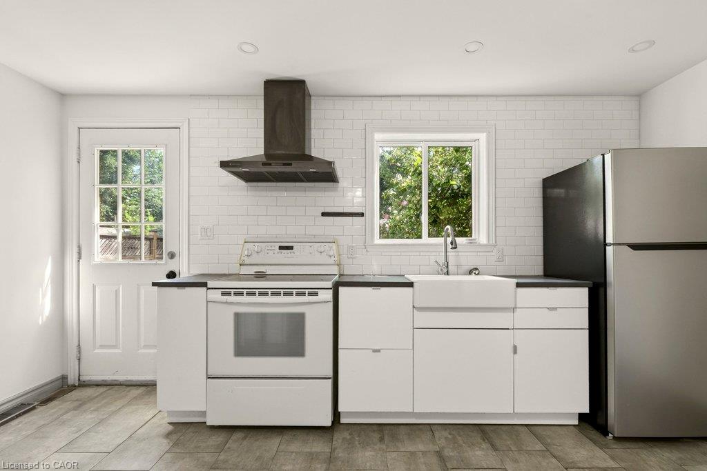 146 Barnesdale Avenue N Property Photo 10