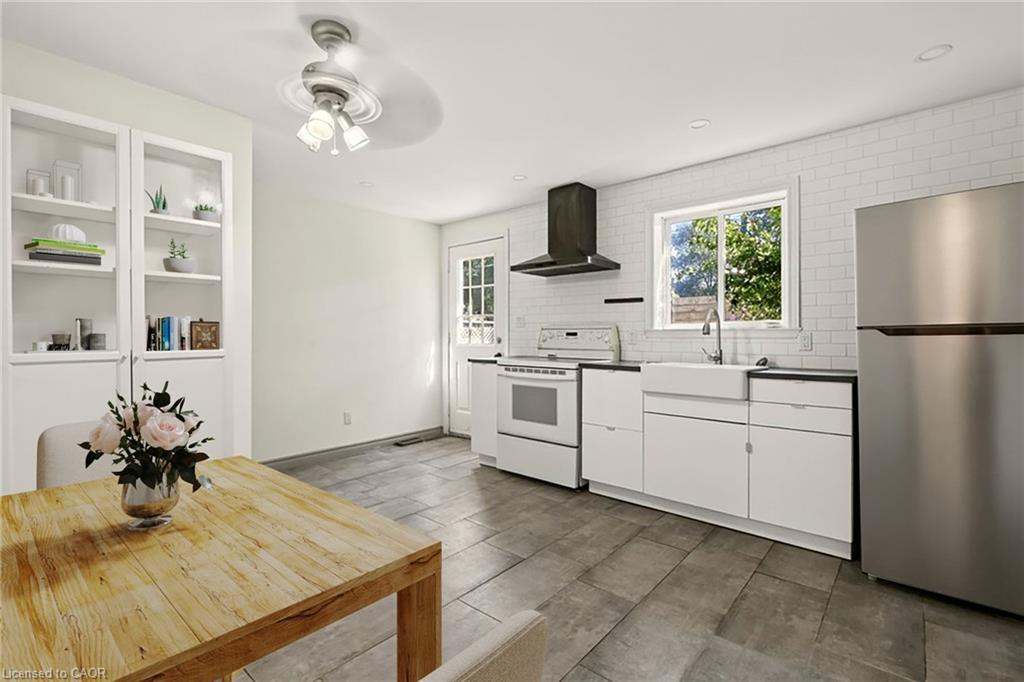 146 Barnesdale Avenue N Property Photo 11