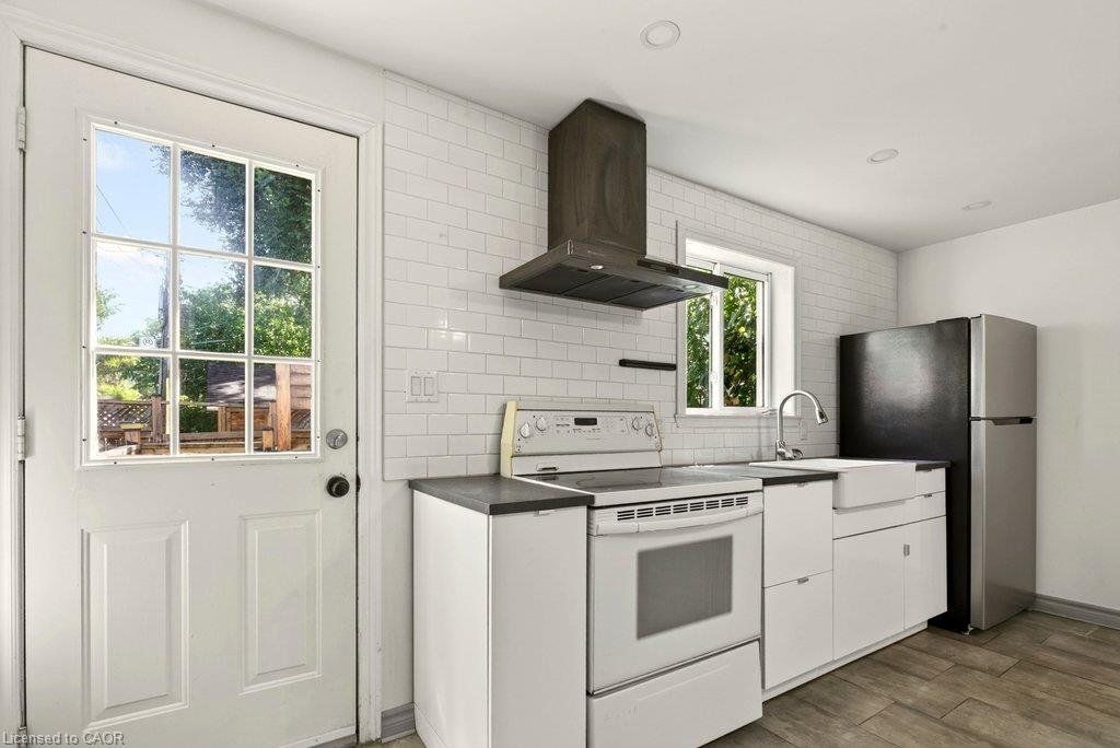 146 Barnesdale Avenue N Property Photo 16