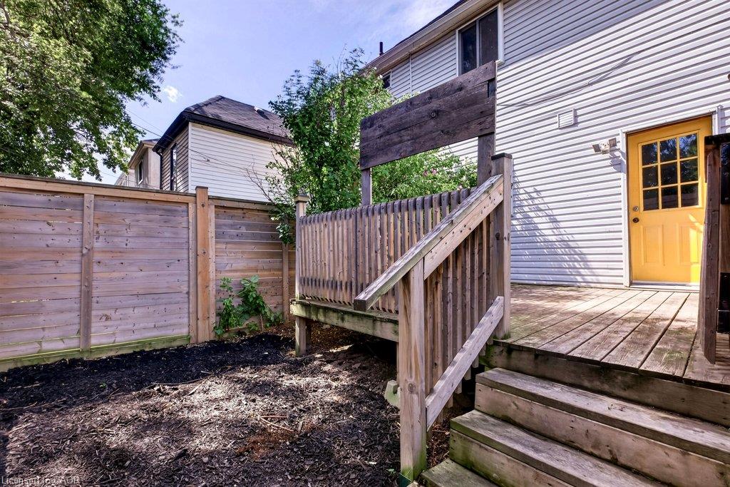146 Barnesdale Avenue N Property Photo 32