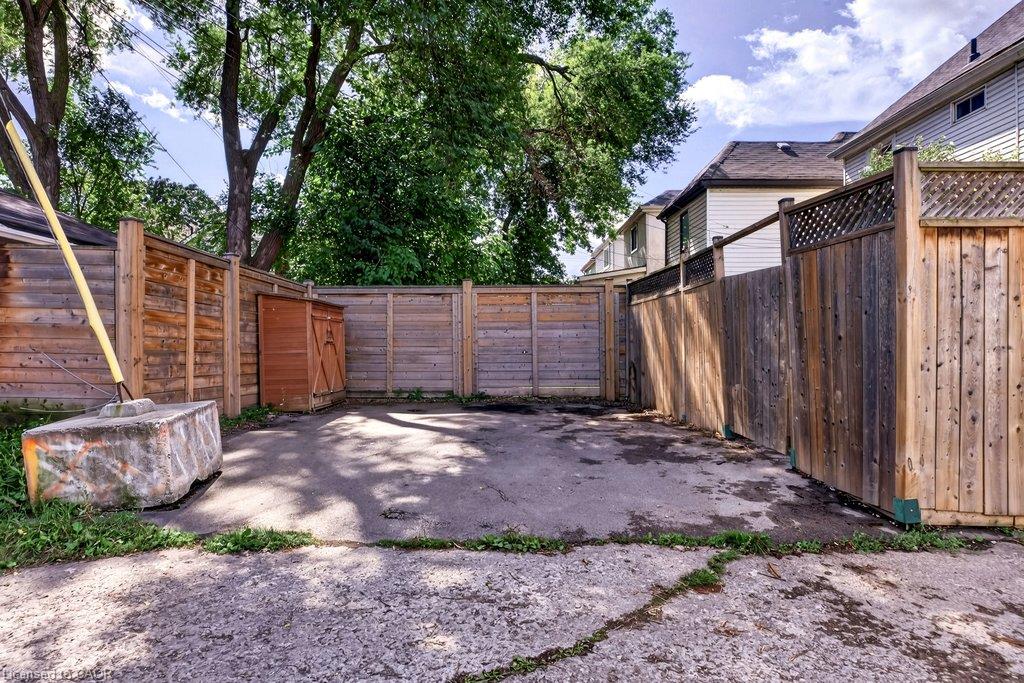146 Barnesdale Avenue N Property Photo 34
