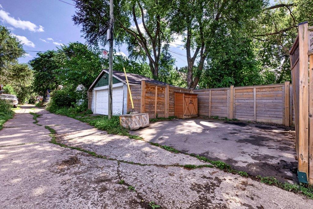 146 Barnesdale Avenue N Property Photo 35