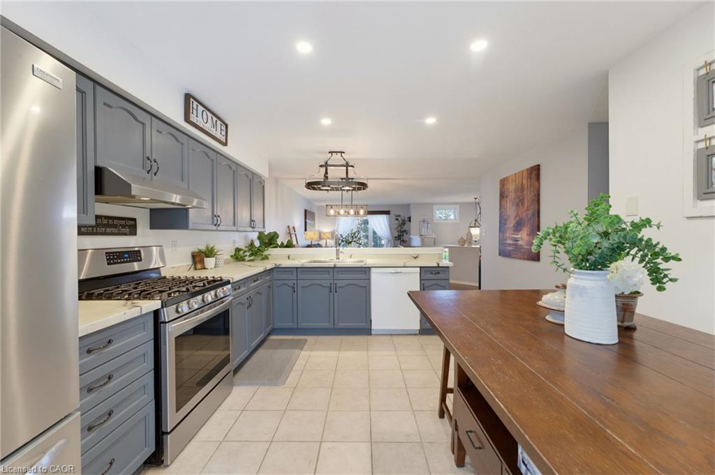 6 Stuart Street Property Photo 10
