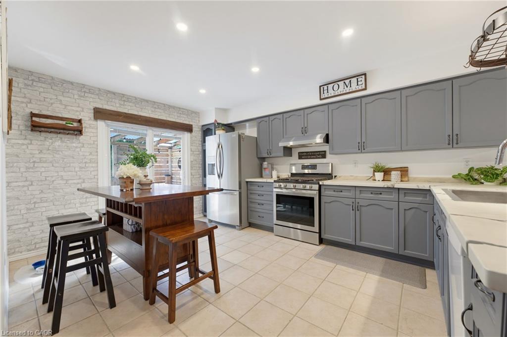 6 Stuart Street Property Photo 12