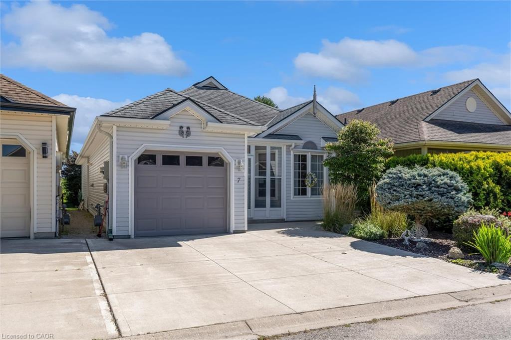7 Aspen Lane Property Photo 2