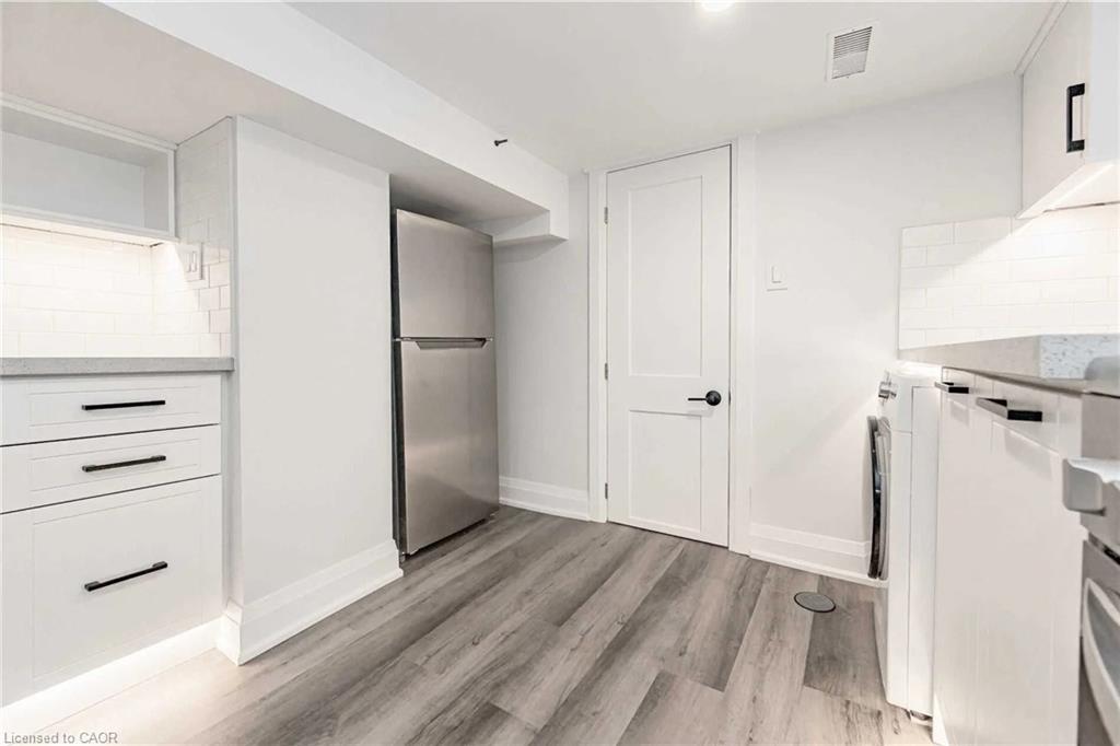 1090 Cannon Street E Property Photo 6