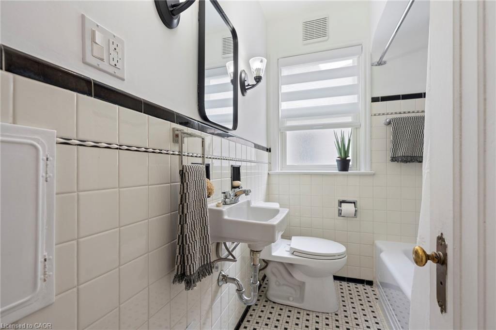 25 Mccall Street Property Photo 12