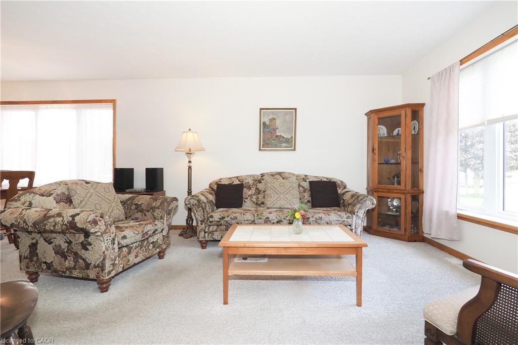 16 Maple Street Property Photo 5