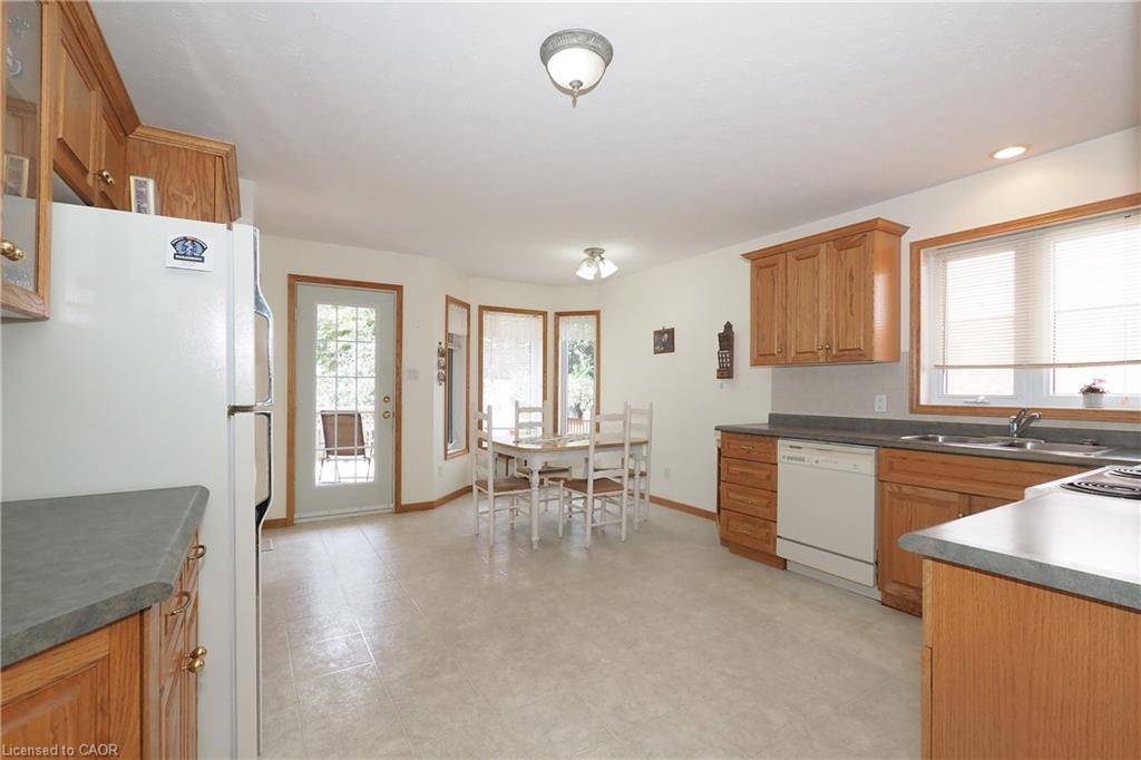 16 Maple Street Property Photo 14