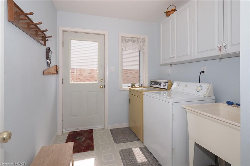 16 Maple Street Property Photo 27
