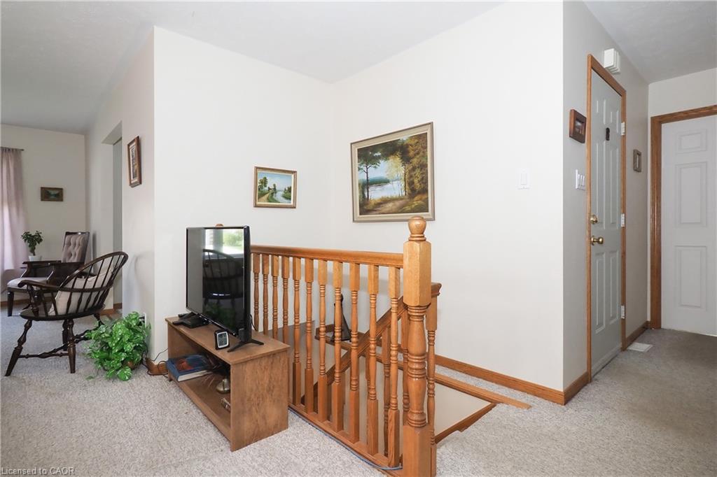 16 Maple Street Property Photo 28