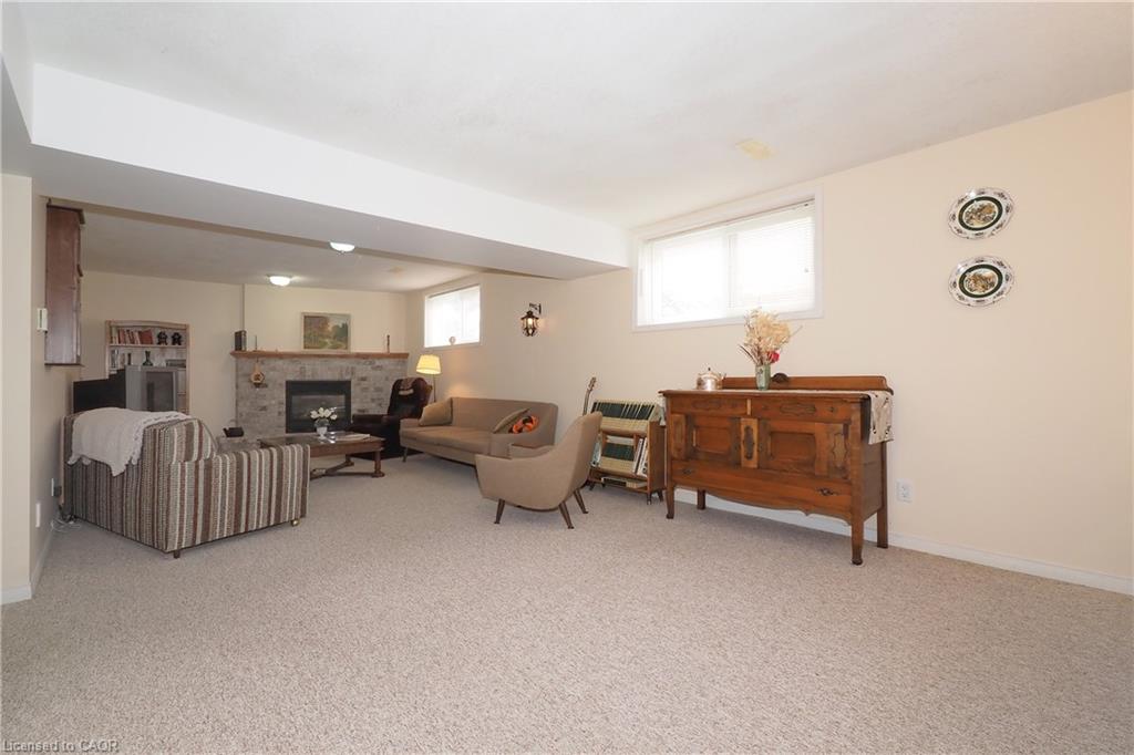 16 Maple Street Property Photo 30