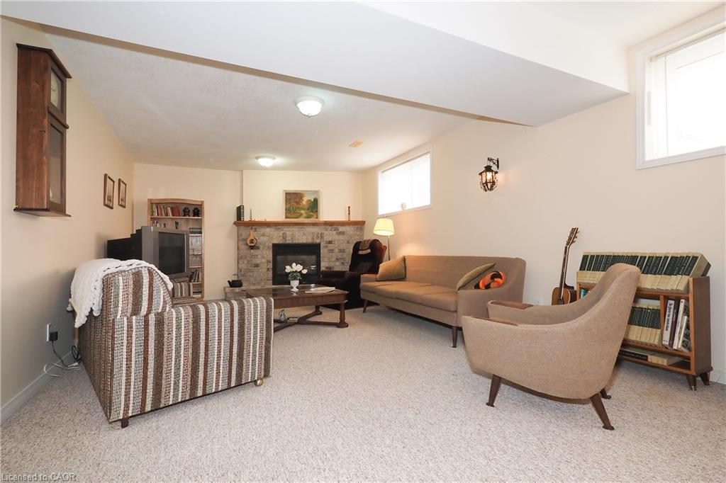 16 Maple Street Property Photo 31