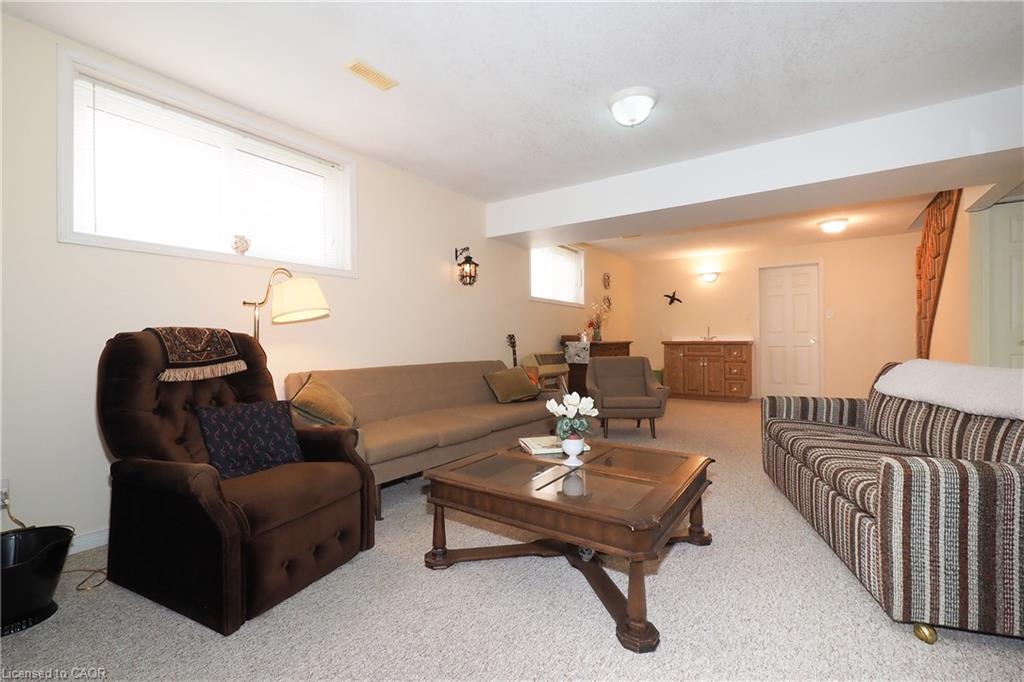 16 Maple Street Property Photo 33