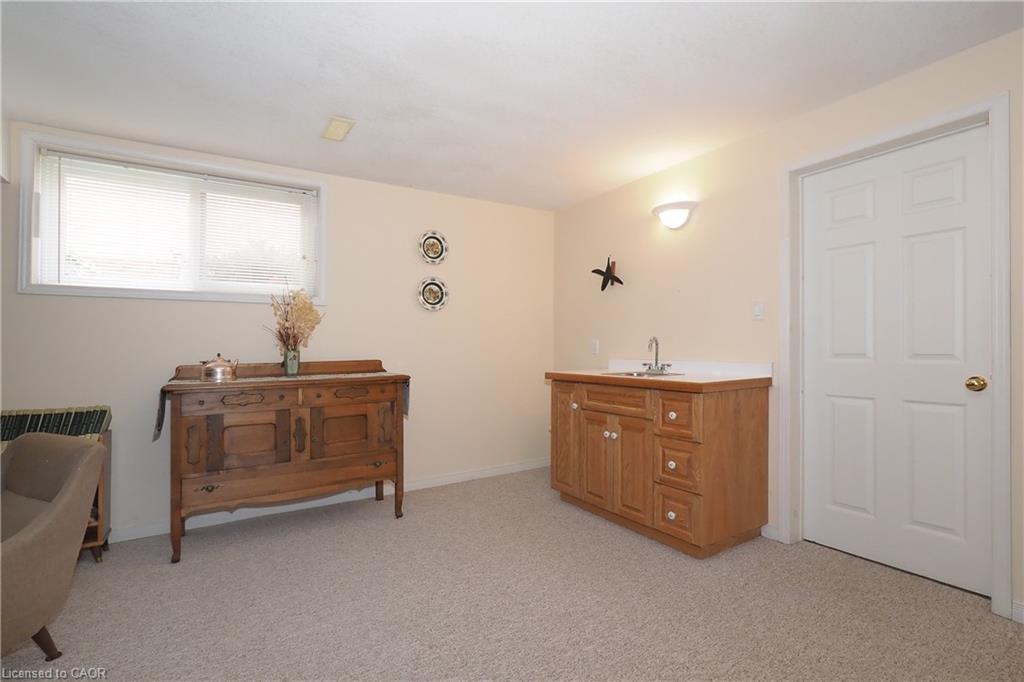 16 Maple Street Property Photo 35