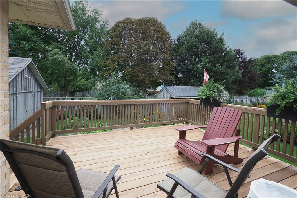 16 Maple Street Property Photo 44
