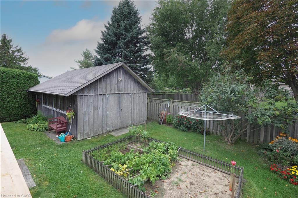 16 Maple Street Property Photo 45