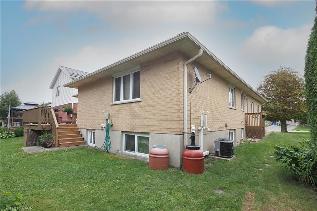 16 Maple Street Property Photo 48