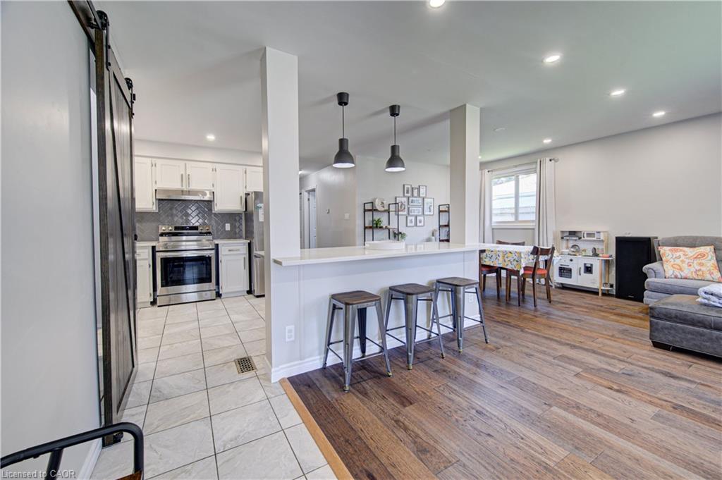 221 Devon Street Property Photo 5