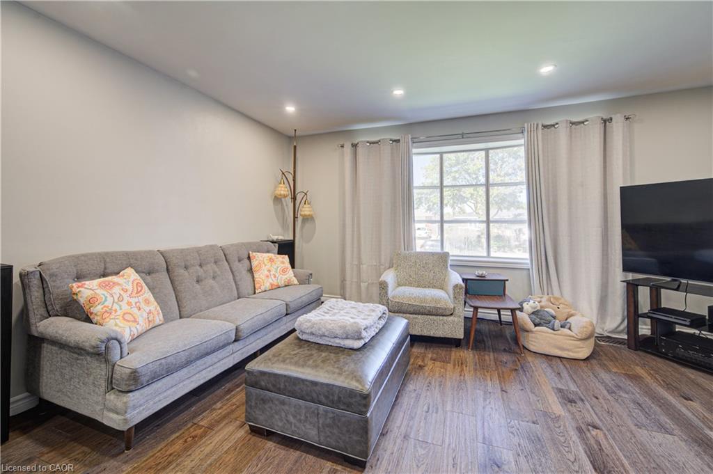 221 Devon Street Property Photo 11