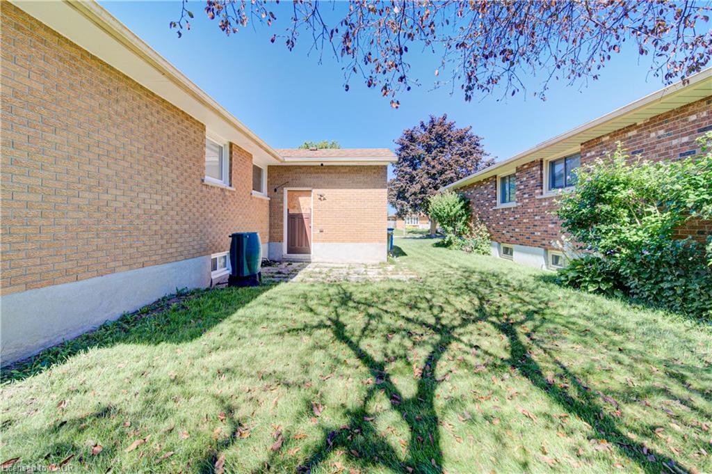221 Devon Street Property Photo 25