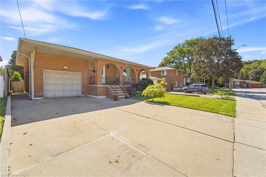 139 Glen Valley Drive Property Photo 3