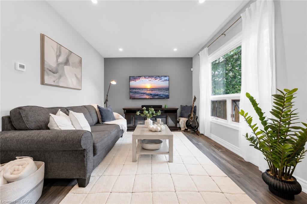 175 Wellington Street Property Photo 3