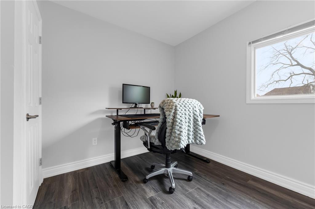 175 Wellington Street Property Photo 15