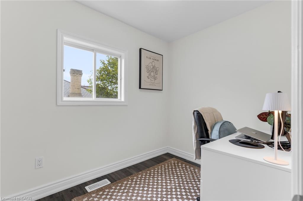 175 Wellington Street Property Photo 16