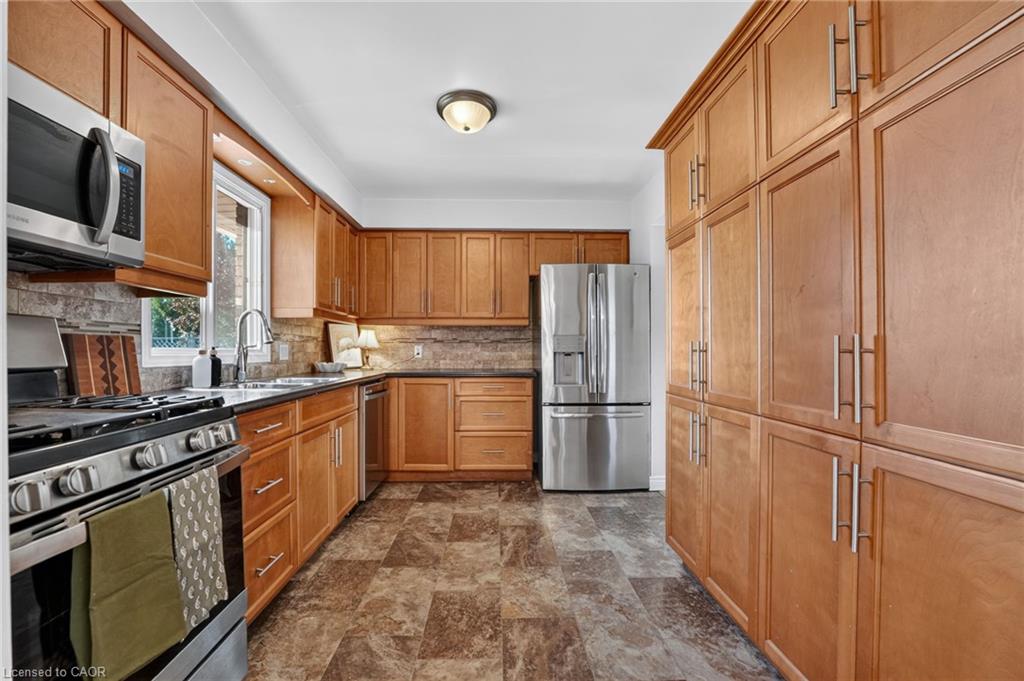 356 Station Street Property Photo 6