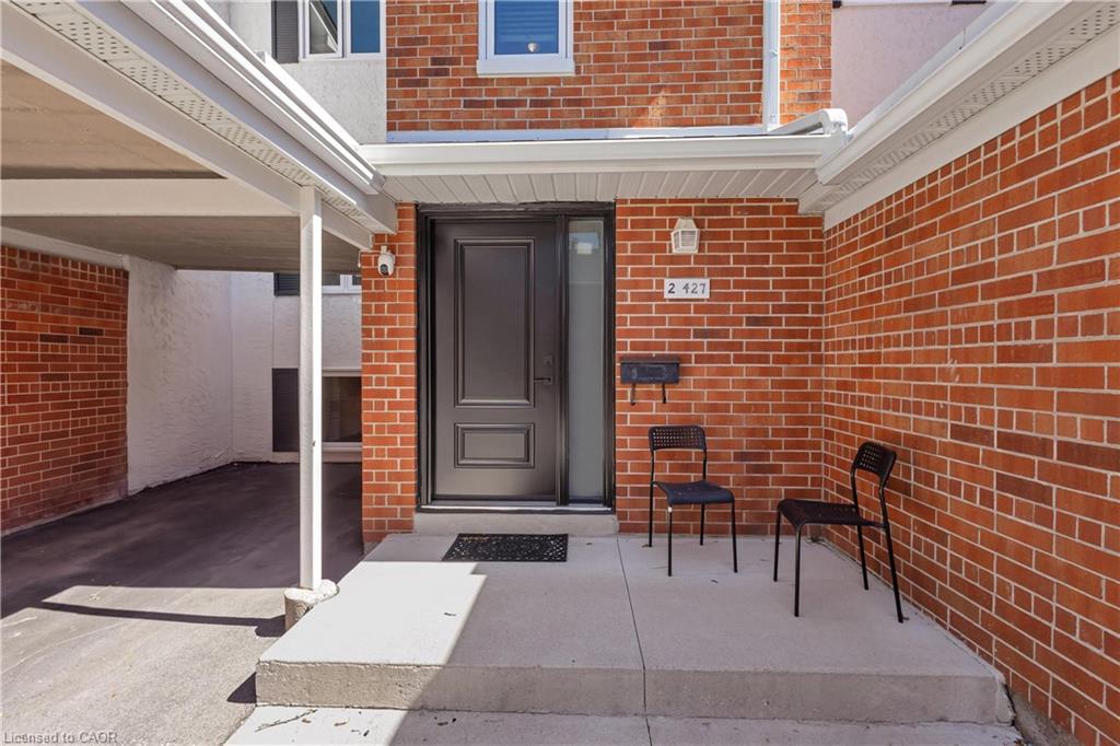 2-427 Keats Way Property Photo 3