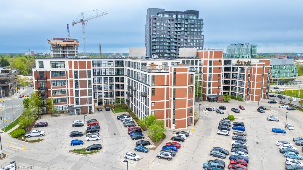 614-410 King Street W Property Photo 2