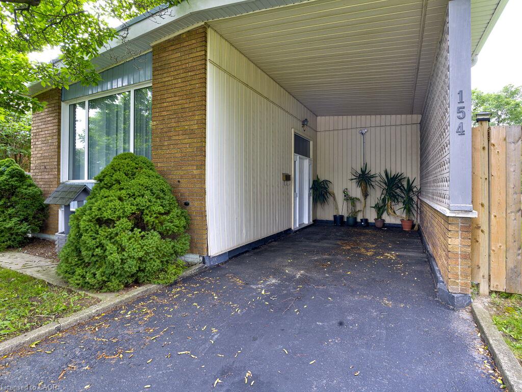 154 Luscombe Street Property Photo 3