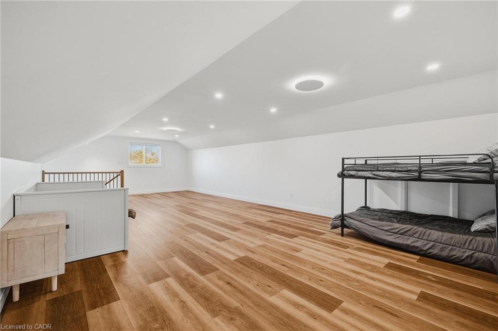 278 Grosvenor Street S Property Photo 36