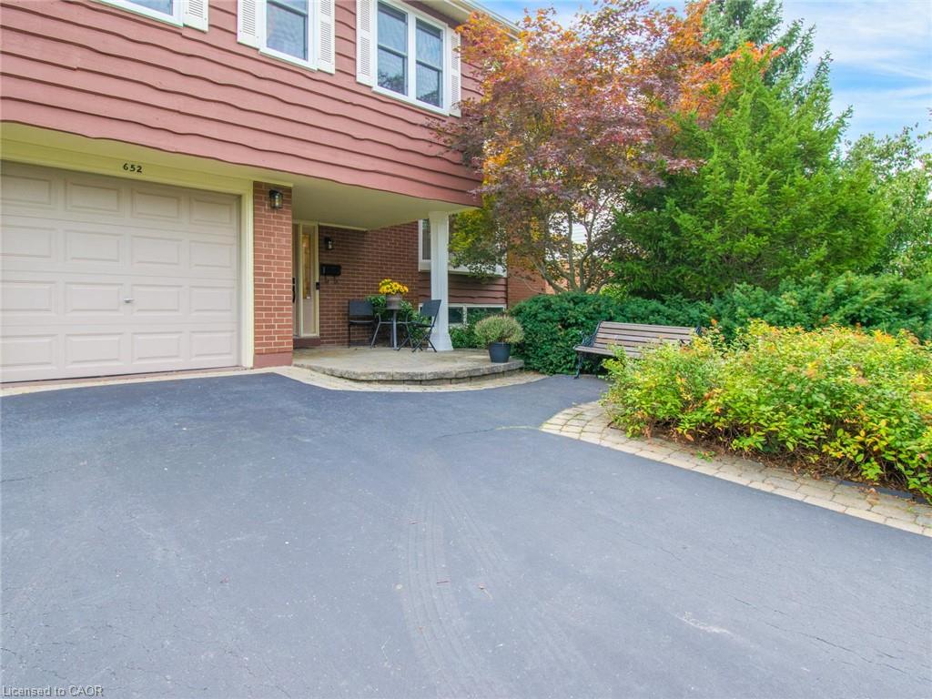 652 Meadow Lane Property Photo 3