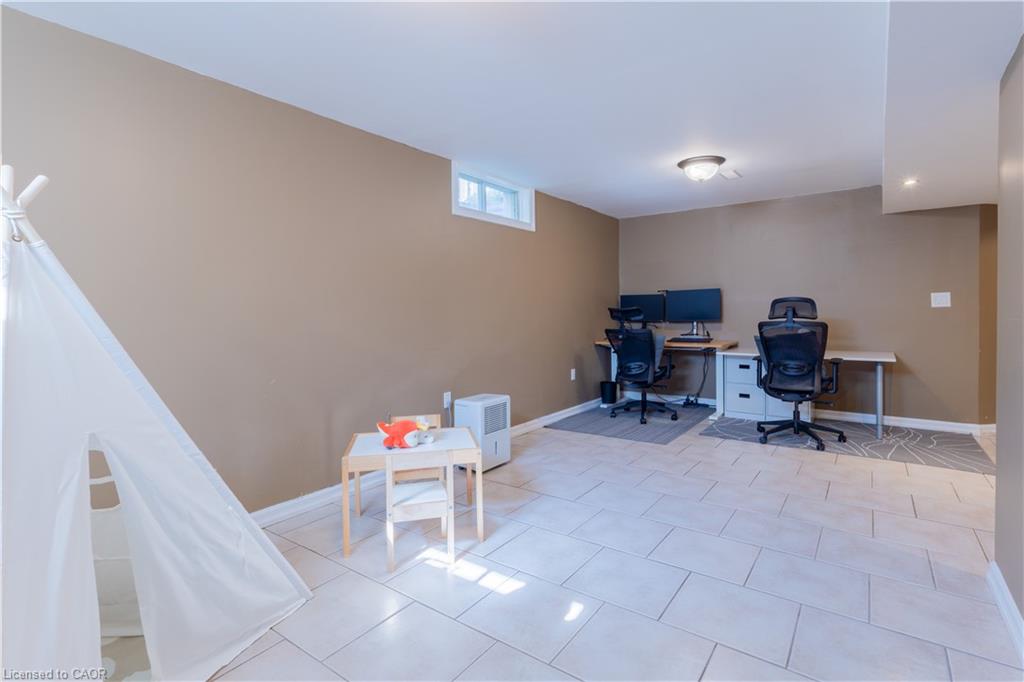588 Drummerhill Crescent Property Photo 16