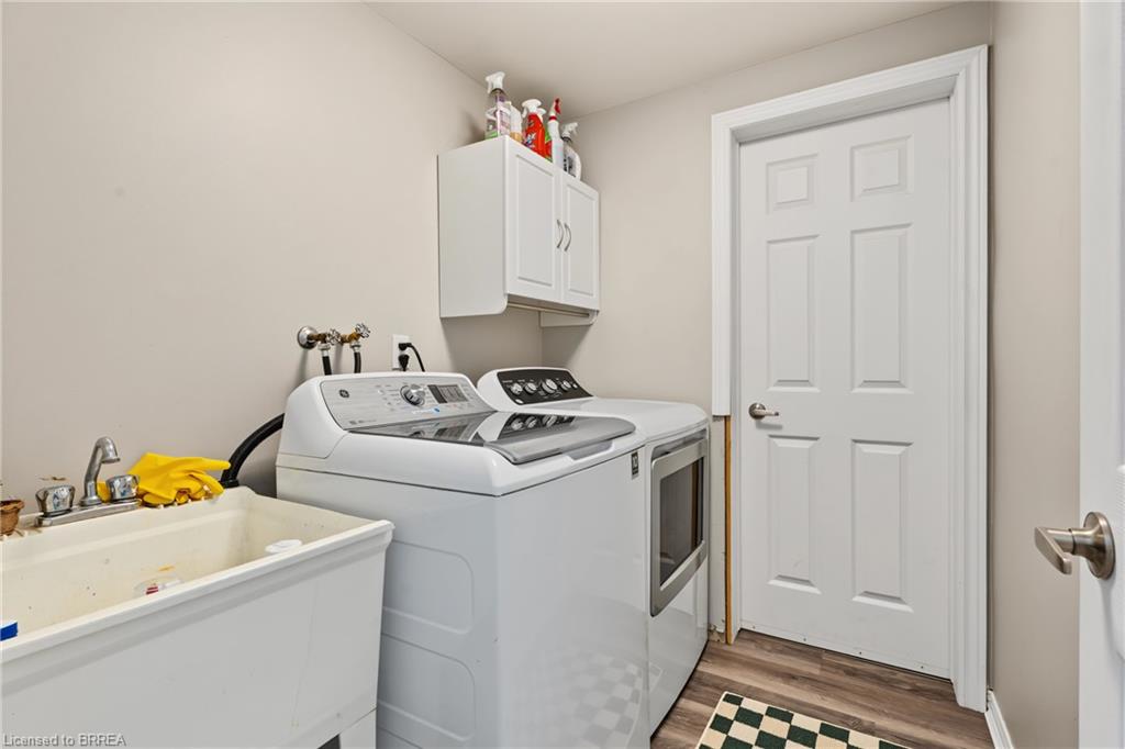 332 Grand River Avenue Property Photo 9